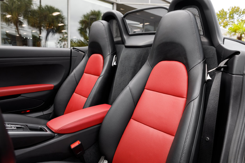 Used 2025 Porsche 718 Boxster RWD image 30