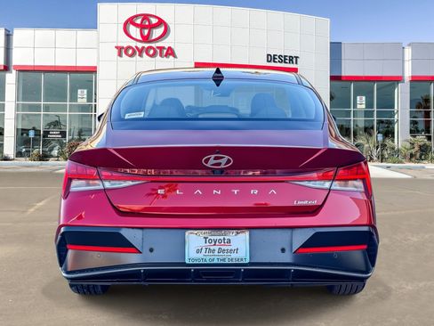 Used 2024 Hyundai Elantra Limited image 6