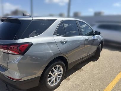 Used 2024 Chevrolet Equinox LS w/ LS Convenience Package