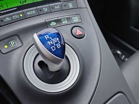 Used 2010 Toyota Prius Five image 30