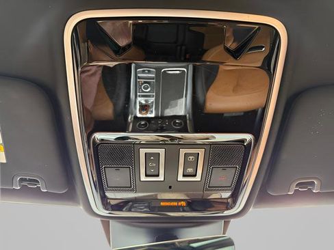 Used 2022 Land Rover Range Rover Sport SVR image 27