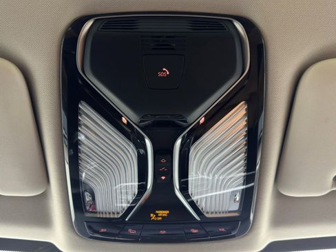 Used 2022 BMW X7 xDrive40i w/ Premium Package image 37