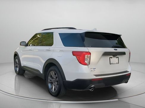 Certified 2022 Ford Explorer XLT w/ Equipment Group 202A RWD image 21