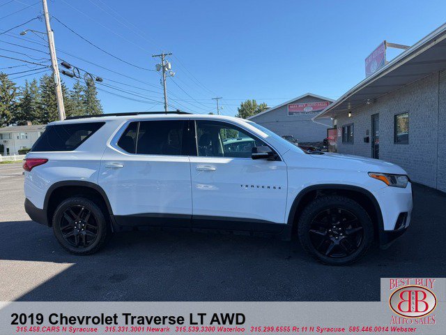 Used 2019 Chevrolet Traverse LT w/ LPO, Blackout Package AWD/4WD image 2