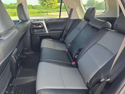 Used 2022 Toyota 4Runner SR5 Premium w/ Moonroof Package AWD/4WD image 11