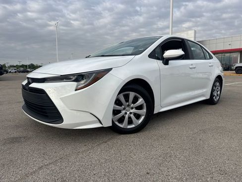 Used 2024 Toyota Corolla LE FWD image 1