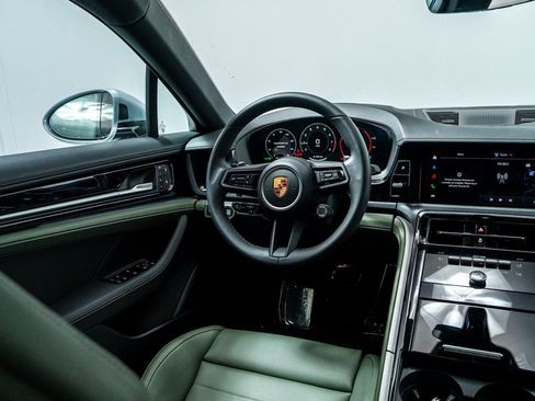 New 2026 Porsche Panamera 4 AWD/4WD image 32