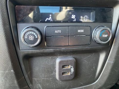 Used 2023 Buick Enclave Essence AWD/4WD image 29
