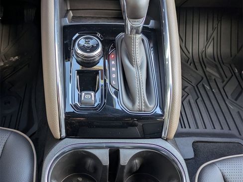 New 2026 GMC Canyon Denali image 13