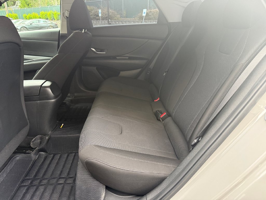 Used 2023 Hyundai Elantra SEL FWD image 18