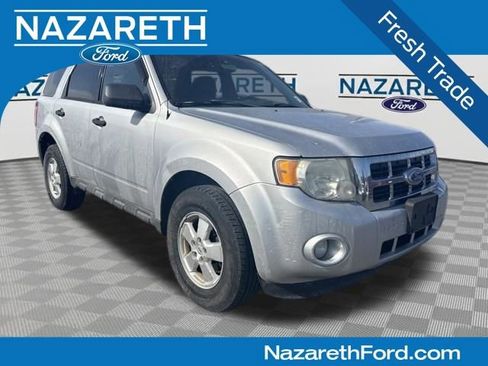 Used 2011 Ford Escape XLT w/ 201A Rapid Spec Order Code image 1