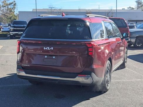 Used 2025 Kia Carnival SX image 3