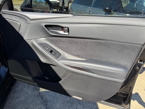 Used 2019 Toyota Avalon XSE image 39