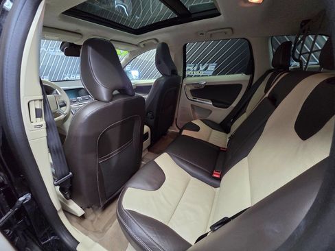 Used 2012 Volvo XC60 T6 R-Design image 28