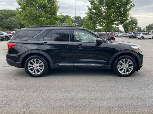 Certified 2020 Ford Explorer XLT w/ Equipment Group 202A RWD image 2