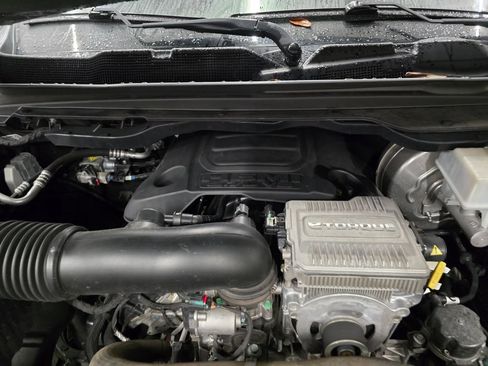 Used 2022 RAM 1500 Laramie AWD/4WD image 17