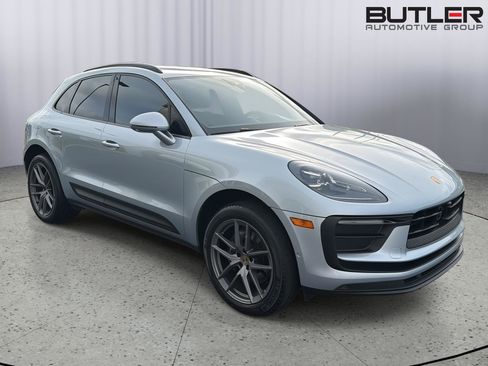 Used 2023 Porsche Macan Turbo AWD/4WD image 8