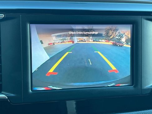 Used 2023 Chrysler Voyager LX image 20