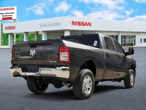 Used 2024 RAM 2500 Tradesman w/ Chrome Appearance Group image 4