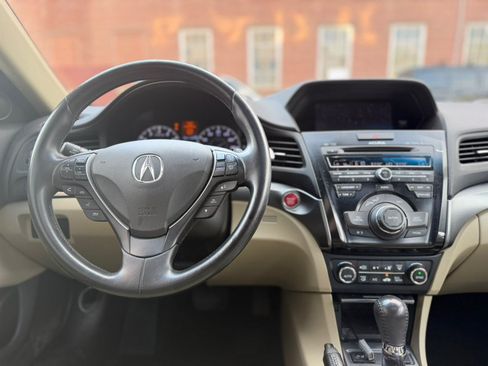 Used 2013 Acura ILX w/ Technology Package FWD image 16