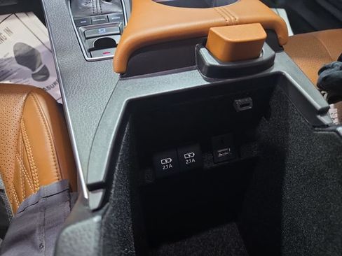 Used 2019 Toyota Avalon Limited w/ Advanced Safety Package FWD image 18