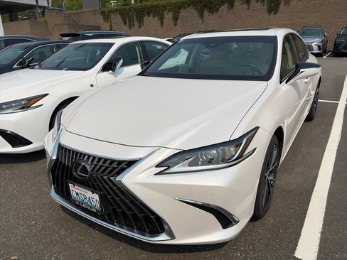 Certified 2024 Lexus ES 250 w/ Premium Package AWD/4WD image 1