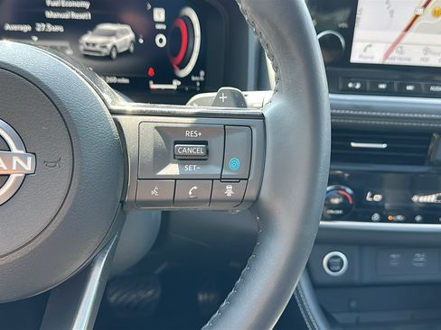 Certified 2023 Nissan Rogue Platinum AWD/4WD image 16