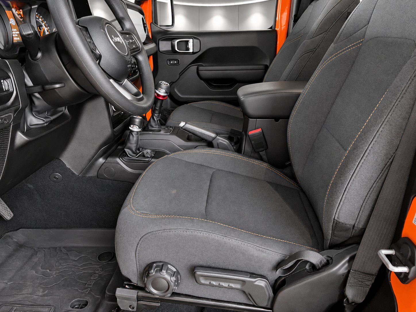 Used 2025 Jeep Wrangler Sport AWD/4WD image 9