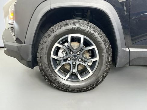 Used 2025 Chevrolet Equinox ACTIV w/ Safety and Technology Package image 32