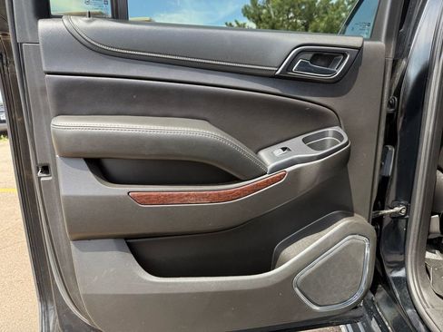 Used 2019 GMC Yukon XL SLT AWD/4WD image 17