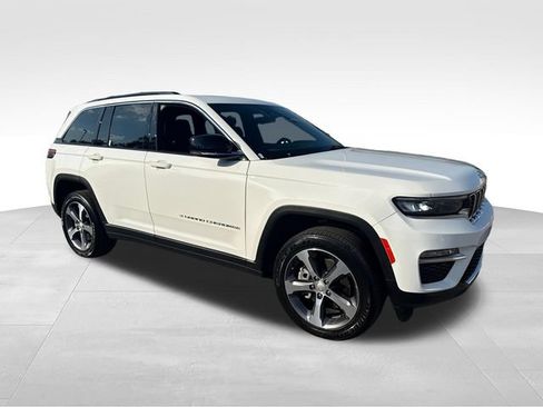 Used 2024 Jeep Grand Cherokee Limited 4xe AWD/4WD image 7