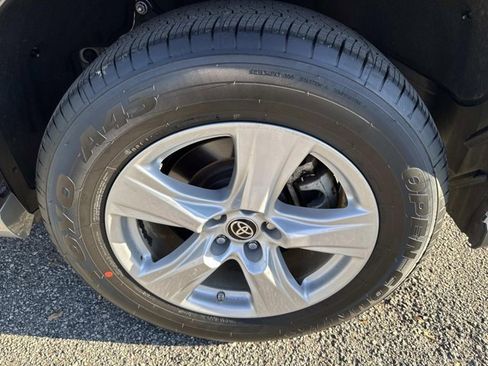 Certified 2023 Toyota Highlander LE image 31