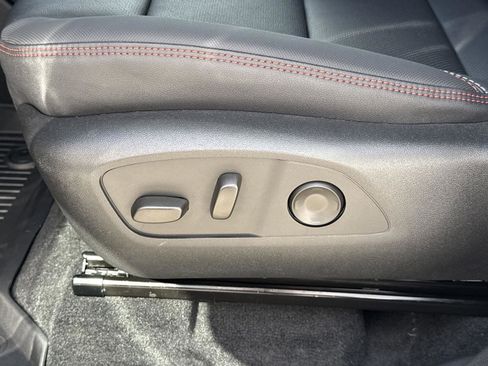 New 2026 Chevrolet Traverse RS w/ LPO, Floor Liner Package image 15