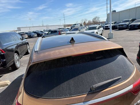 Used 2017 Kia Sportage SX image 9