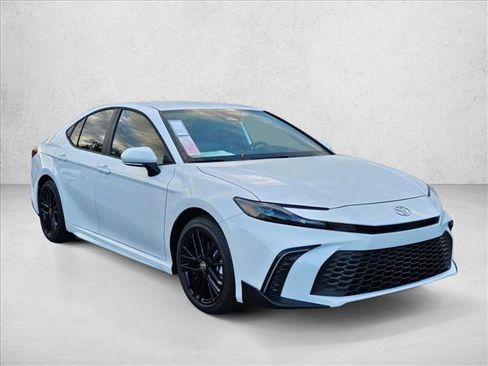 New 2026 Toyota Camry SE FWD image 7
