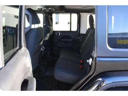 Used 2021 Jeep Wrangler Unlimited Sahara image 13