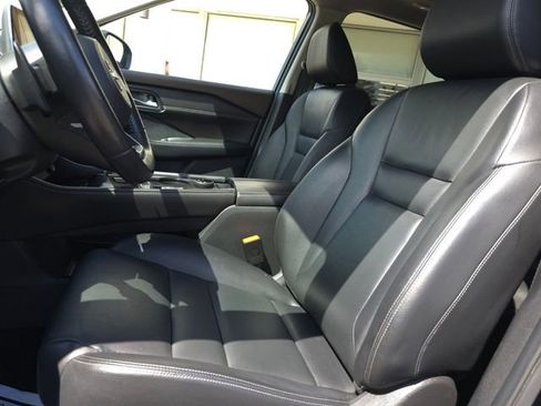 Used 2022 Nissan Rogue SL image 10