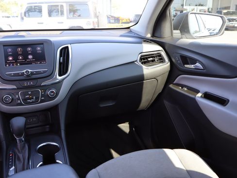 Used 2022 Chevrolet Equinox LS FWD image 13