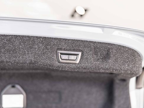 Used 2025 BMW M5 w/ Carbon Package image 17