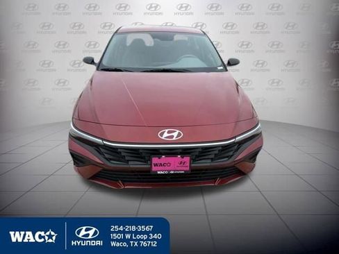 Used 2025 Hyundai Elantra Sport image 16