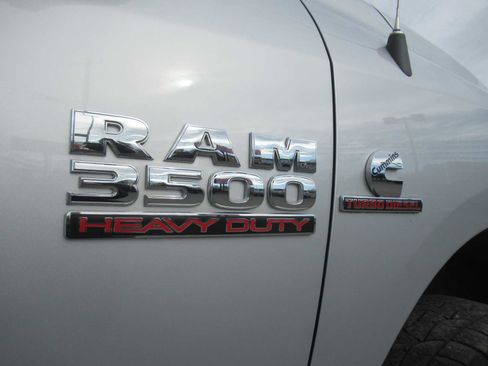 Used 2018 RAM 3500 Big Horn image 9