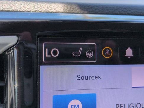 Used 2022 Chrysler Pacifica Touring-L FWD image 23