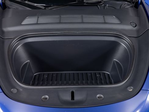 Used 2024 Tesla Model Y Long Range image 39