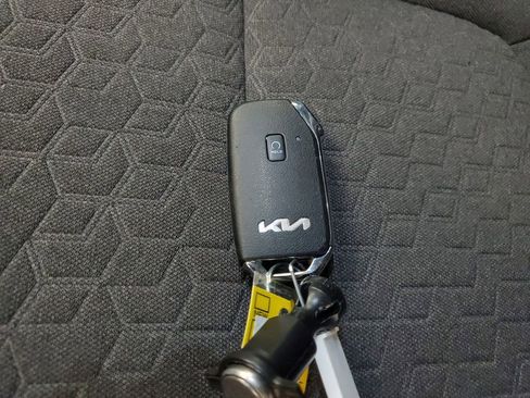 Used 2025 Kia Seltos S image 26