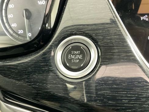 Used 2022 Cadillac XT6 Premium Luxury w/ Technology Package image 15