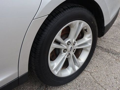 Used 2015 Ford Taurus SEL FWD image 35