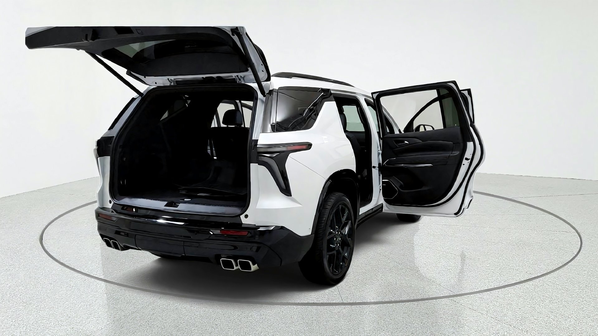 Used 2024 Chevrolet Traverse RS w/ LPO, Floor Liner Package AWD/4WD image 12