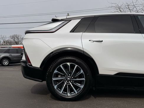 Used 2024 Cadillac Lyriq Sport image 11