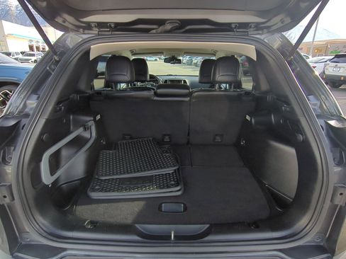 Used 2015 Jeep Cherokee Limited image 31