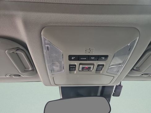 Used 2021 Toyota RAV4 XLE Premium image 26